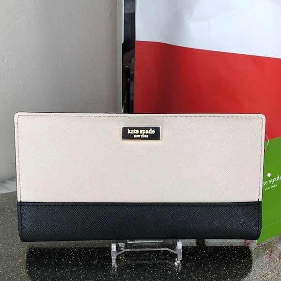 kate spade Handbags - Kate Spade laurel way Stacy Wallet